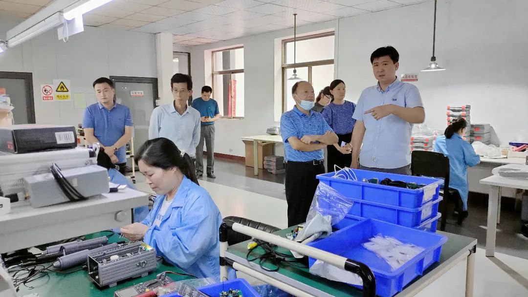 湖南省特種設(shè)備管理協(xié)會、長沙宏特公司等領(lǐng)導(dǎo)、專家一行來公司考察交流